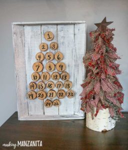 DIY Christmas Decor - DIY Christmas Crafts - Christmas Crafts for Kids - Easy Christmas Crafts - DIY Christmas Decorations - Christmas Projects - Christmas Kid Activities