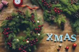 DIY Christmas Decor - DIY Christmas Crafts - Christmas Crafts for Kids - Easy Christmas Crafts - DIY Christmas Decorations - Christmas Projects - Christmas Kid Activities