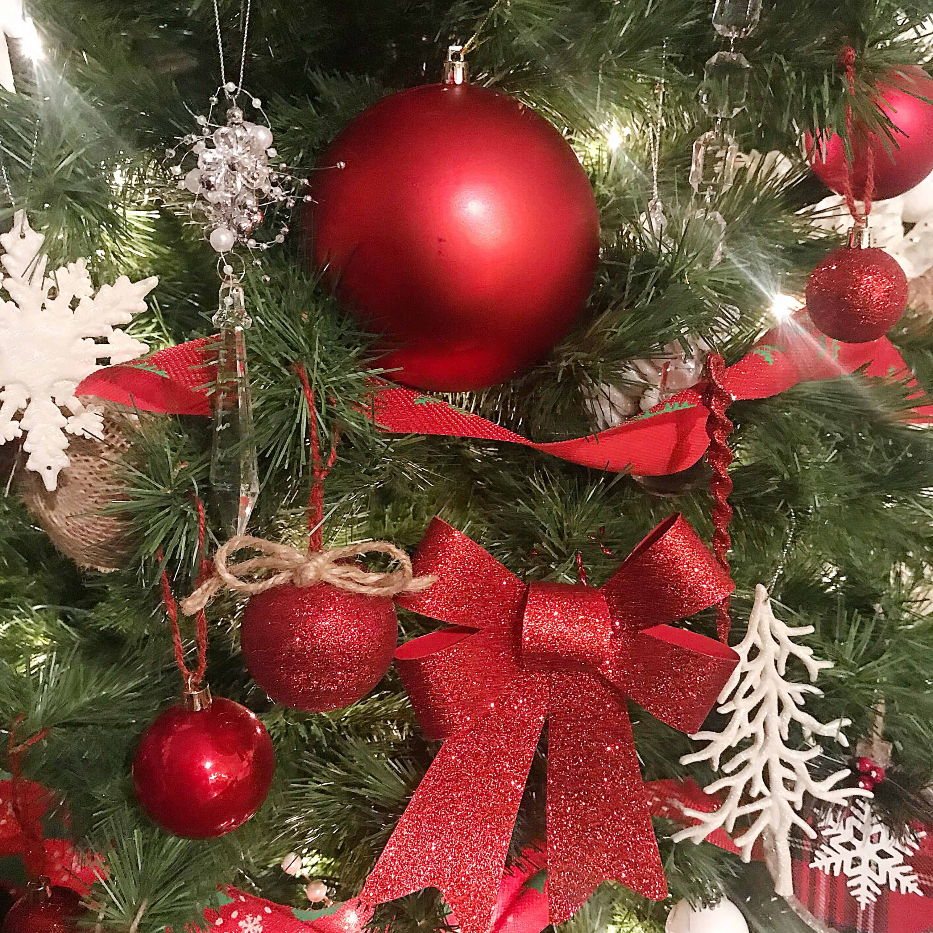 DIY Christmas Decor - DIY Christmas Crafts - Christmas Crafts for Kids - Easy Christmas Crafts - DIY Christmas Decorations - Christmas Projects - Christmas Kid Activities - Farmhouse Decor - Farmhouse Christmas Home Decor