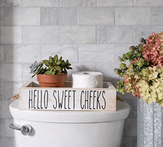 decorating a farmhouse bathroom